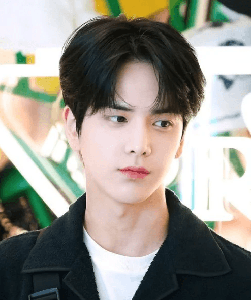 Comma Hair — Korean men's hairstyle